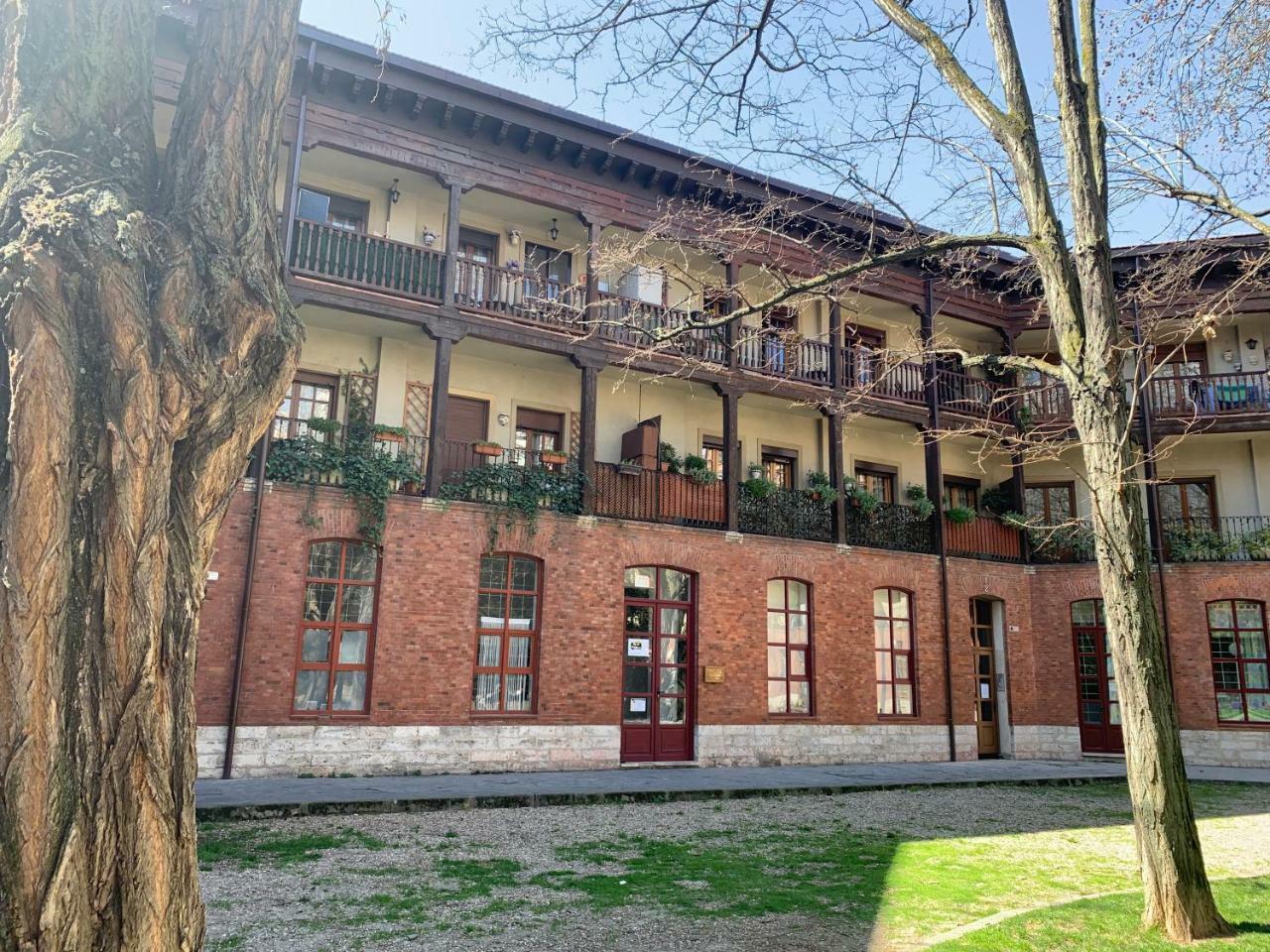 Espacios Blanco Plaza Del Viejo Coso 바야돌리드 외부 사진