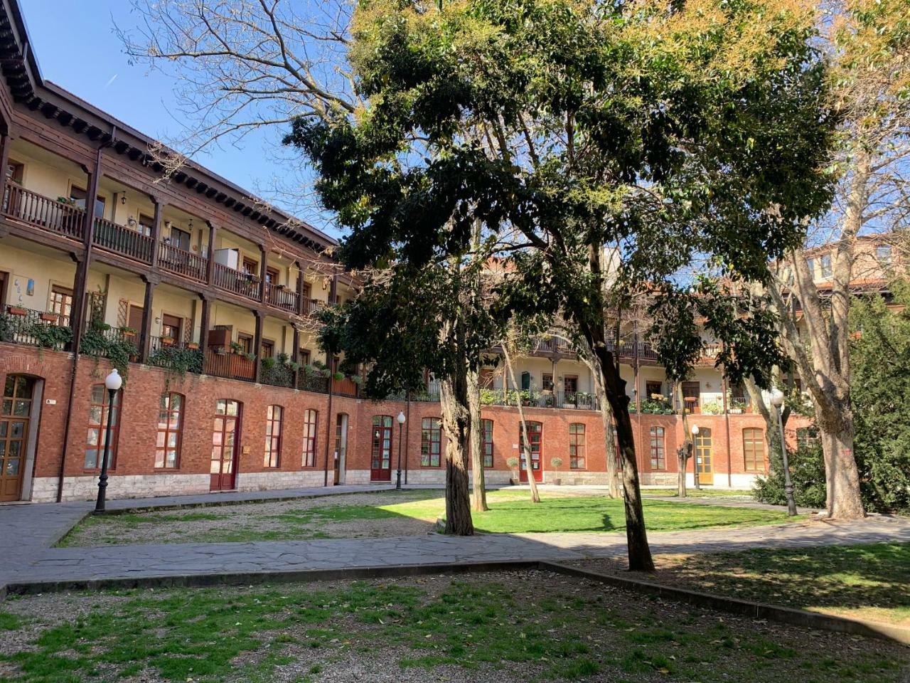 Espacios Blanco Plaza Del Viejo Coso 바야돌리드 외부 사진